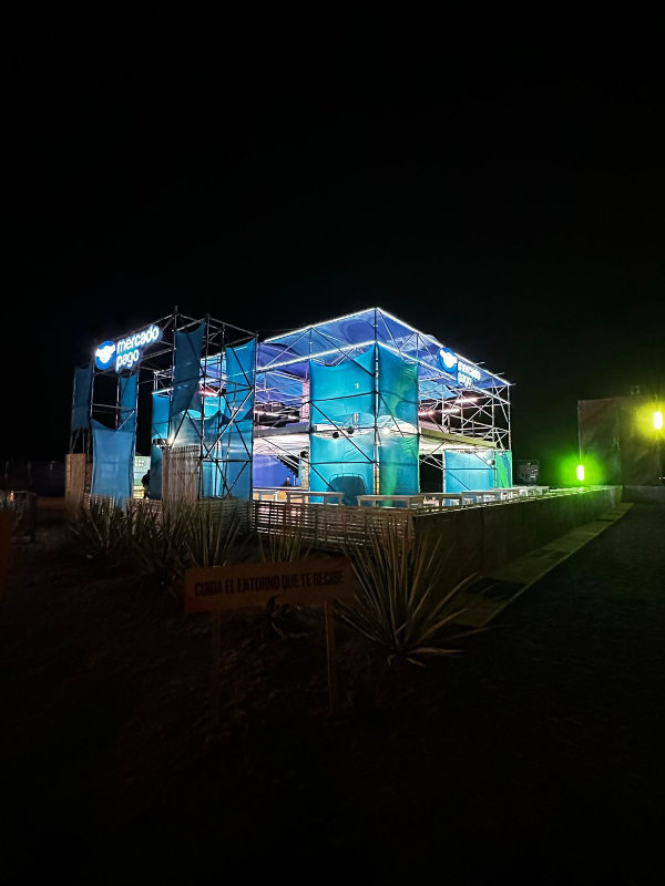 Stand de Mercado Pago en Akamba